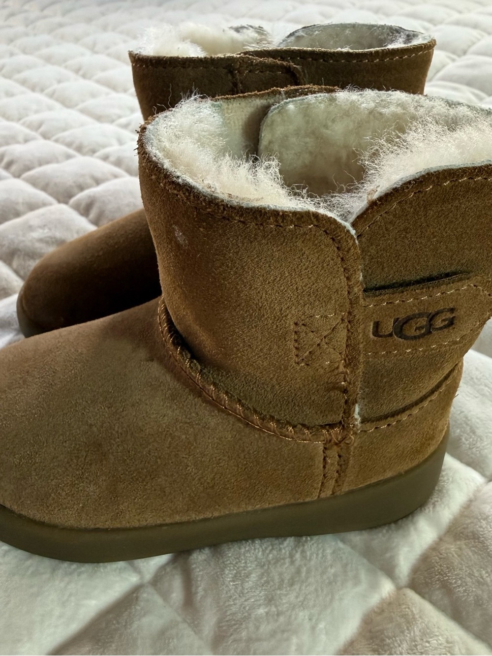 UGG Infant Keelan Suede Boots Chestnut Brown Size 4/5